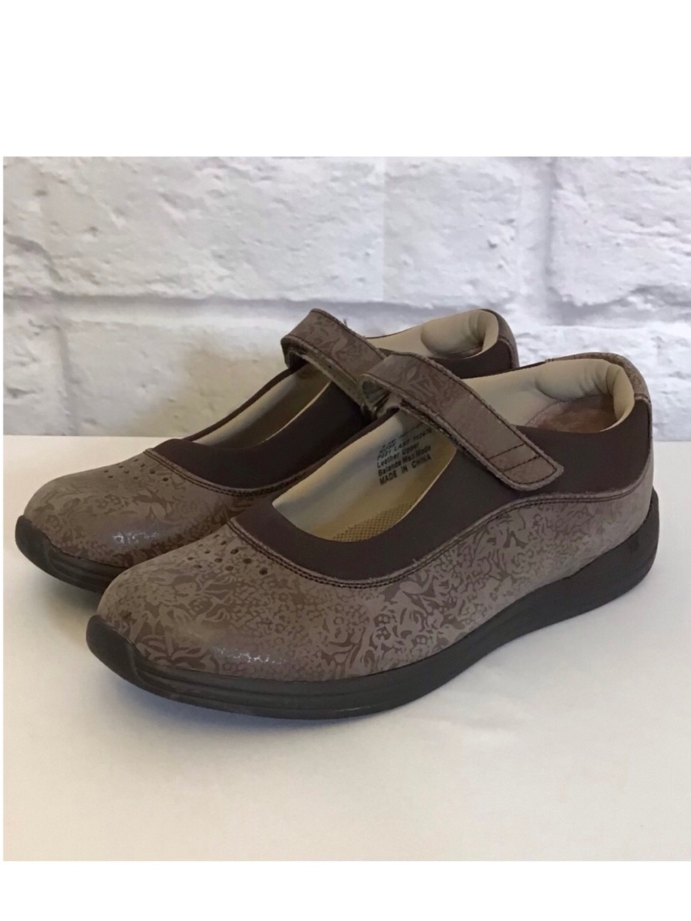 Drew 8.5 Rose Brown Mary Jane Women’s Leather Comfort Shoes Floral Brown